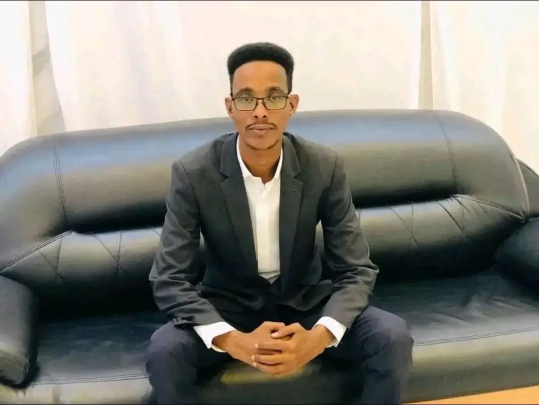 Dhalinyarada Somali galbeed imisaa hayaantoo uhajiray dalalkale marka hankii iyo horumarkiba lagala dagalmay Imisaa hadeertan xabsiyada uhooyata imsaan waynay halyey halyey hankiisu sareeyay waxaan cod dheer kulenahay cabudhin laguma maamuli karo deegankan Halsiidaayo cabdi risaq cabdulahi cabdi iyo inta kale ee cabudhinta uxidhan#jigjiga_somali_galbeed #somalitiktok #somaliamerica 