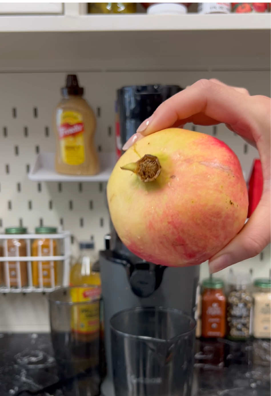 Passion fruit lime kale juice  you don’t need wash,peel or cut things into small pieces…#juicer #juice #fyp #breakfast #coldpressedjuice #recipes #cheap #lime #kale 