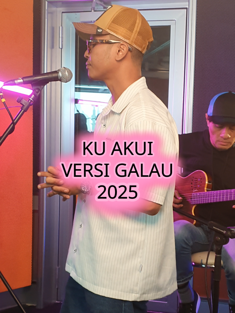 Bila Hafiz Suib bawakan lagu Ku Akui dalam versi galau… rasa memang menusuk jiwa 💔 Sambil dengar, sambil teringat kenangan lama 😢 #FYP #Viral #MusicCover #LiveBand #BandMalaysia @Hafizsuip 
