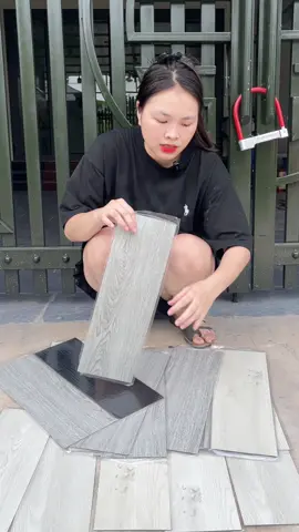 Miếng dán sàn nhà vân gỗ chống thấm , chống ẩm mốc  #miengdansannha #miengdansanvango 