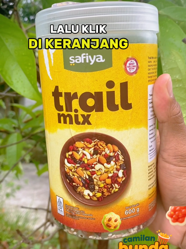 trailmix Kombinasi sehat dari kacang almond, mede, kismis, cranberry, dan biji-bijian pilihan. Cocok jadi camilan alami kaya energi.yang mau yuk buruan diorder di keranjang kiri bawah #TrailMix #CemilanSehat #HealthySnack #SnackSehat #CemilanKekinian