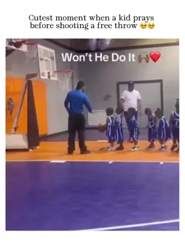 Kid prays before shooting a free throw 🥺🥺 #cute #wholesome #jesus #christiantiktok #amen 