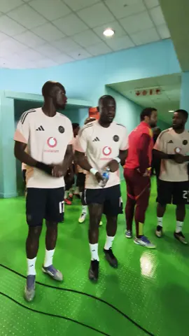 Gwijo time ☠️ ⚫️⚪️🔴⭐️ #orlandopirates #foryou #fyp #Viral #sportsontiktok  🤳@opposouthafrica