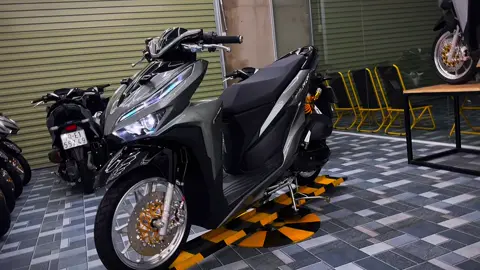 Bạc titanium bữa giờ ít lên sóng nay lên ae 1 con vario 150 dọn mới From 2 bi chỉnh điện full hiệu ứng +mạch chào #vario150dọnkiểngnew #hỗ_trợ_trả_góp #muabánxemáytrầnvăntuấnbìnhdương #TrầnVănTuấn #vario150 