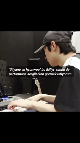 Evrene mesaj göndermeye çalışıyorum duy beni  . . . #kpop #xikers #hyunwoo   