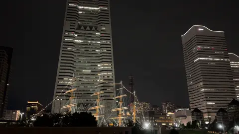 Cảng yokohama về đêm đẹp nhất Nhật Bản 🥰 Phải thử đi 1 lần trong đời nha😉😉Và đừng lo sợ không có nơi để ngủ nghỉ vì đã có @👑QueenHomestay TOKYO-YOKOHAMA hỗ trợ điều đó cho bạn 🫶🫶#xuhuong #yokohama #CapCut 