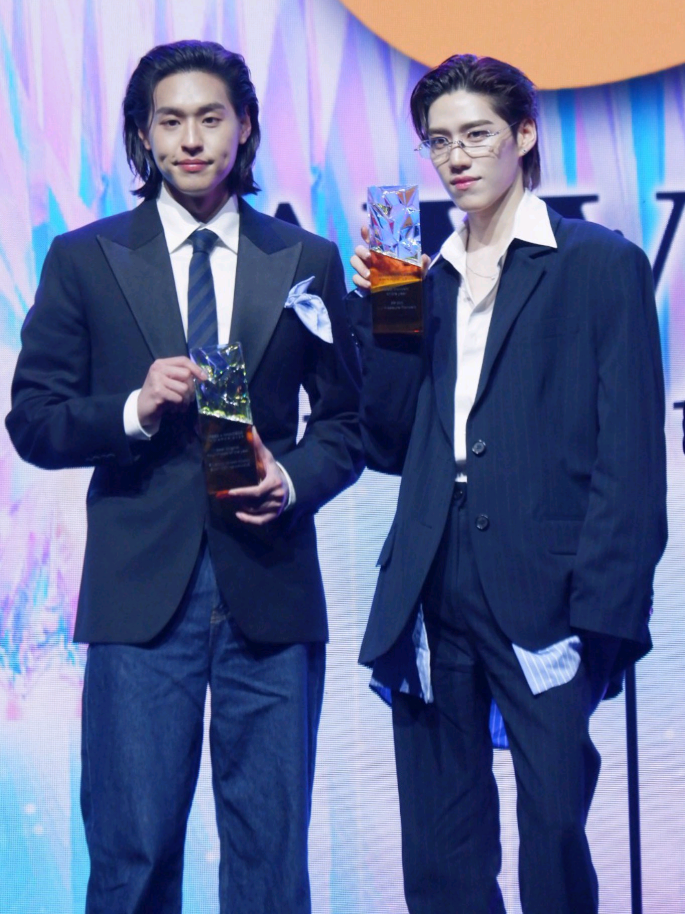 2 Sếp siêu giỏi của tụi em❤️💙 BILLKIN X FEED KHAOSOD Awards PP KRIT GLOWS AT FEED X KS AWARDS Cre on vid 💙❤️ #FeedxKhaosod2025xPPKrit  #FeedxKhaosod2025XBILLKIN  #bkpp #bbillkin #ppkritt 