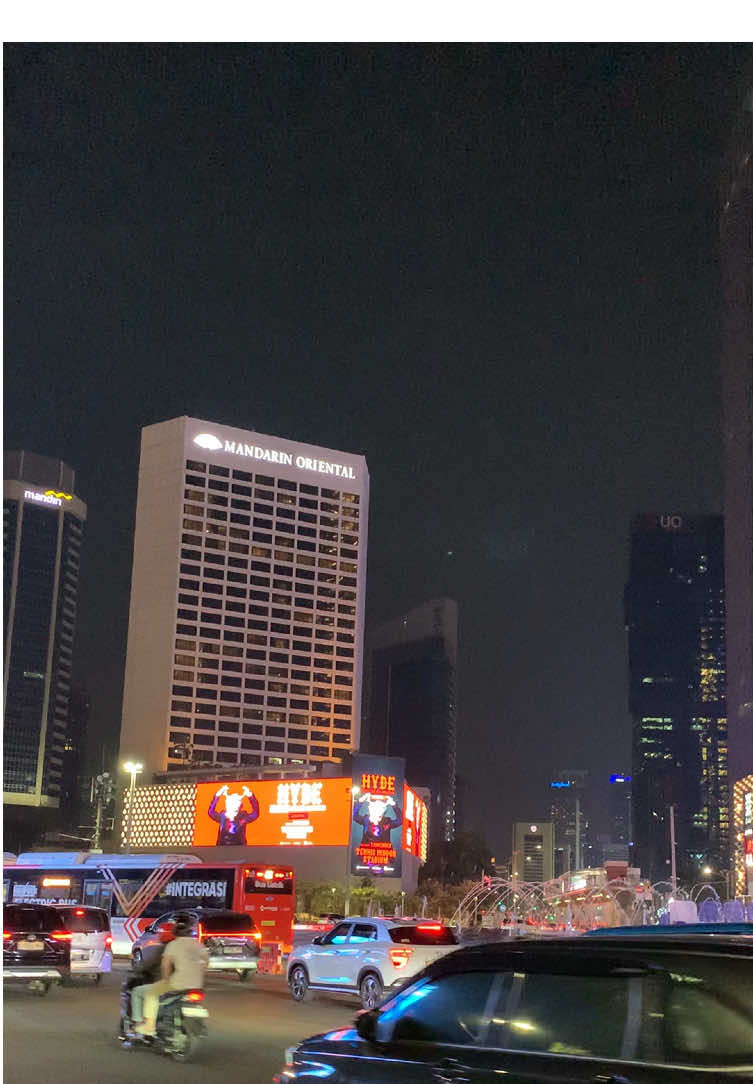 kalau suka ambil edit sendiri ya#bundaranhi #jakartanight #jakartavibes #malam #fyp 