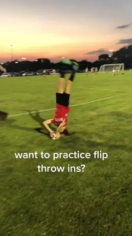 Tag a friend you want to try this with 👇 🎥@elitesc98  #footballtiktok #football #WomensFootball #skills #friends 
