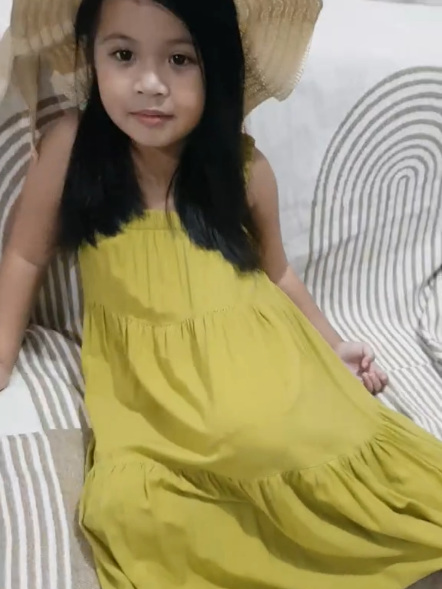 grabe naman .kong ganito kaganda ung product. mapapacheck out ka tlaga.  #kids  #ootdkids  #forkids #flowy  #kidsdress 