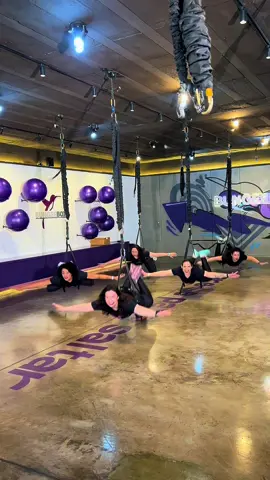 💃 A galera já tá voando… só falta você pra completar o espetáculo! Venha voar com a gente e descobrir que o chão é superestimado! 😜✨ Agende já sua aula experimental 🔥 #bungeebox #bungee #saojosedoriopreto #riopretosp #bungeedance