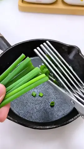 ✂️🌿 Multifunctional Multi-layer Green Onion Scissors Cut herbs, onions, seaweed, and spices in seconds with this stainless steel multi-layer scissor! Perfect for quick, even cuts without the hassle of a knife and cutting board. 🧄🥬 Make cooking faster, easier, and more fun! 🍽️✨ 🔗 linktr.ee/stafuly  #kitchengadgets #scissors #cookingmadeeasy #smartkitchen #timesaver       
