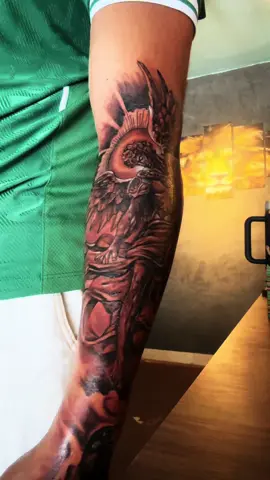 Que tatto linda mds @Vando Colombo Tattoo #arcanjomiguel 