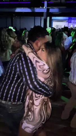 dancing w my baddies>>> @deniseacostaaa #fyp #foru #bailes #legitimo #huapangos #chicago 