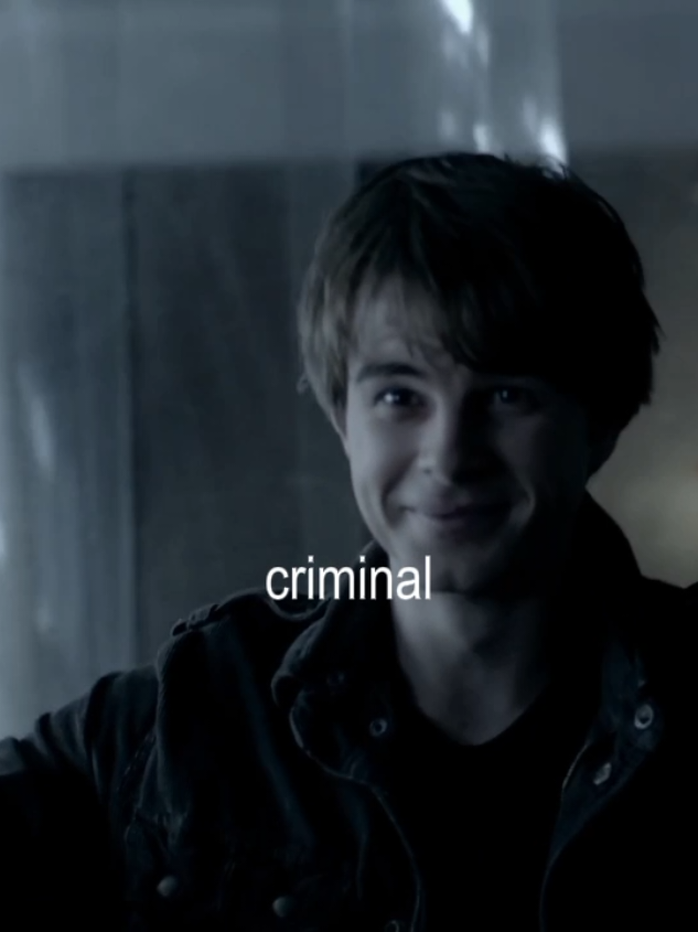 kesfet olcan tmm #tiktokviral #kolmikaelson #keşfet #thevampirediaries #tvd 