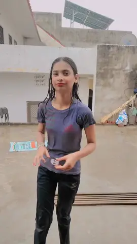 Barish ho rhi he #viralmyaccount🙏🙏😚😘  #viral  #foryoupage❤️❤️  #viewsproblem  #unfreezemyaccount @tiktok creators 