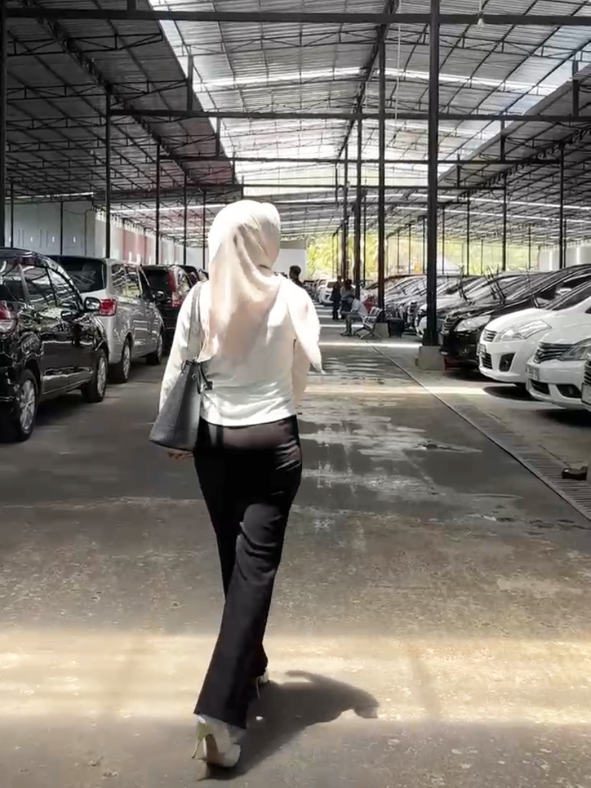 gamau kalo disuruh bersaing  maunya karir bagus cinta setara  rejeki berlimpah 