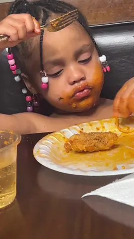 my greedy girl 😂🥹😍 #fyp #daughter 