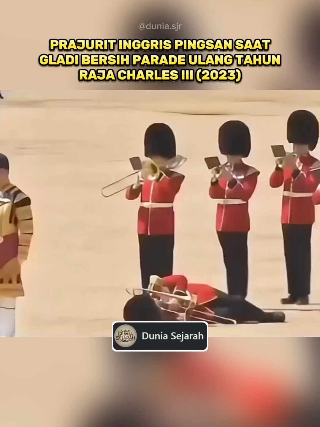 Pada Juni 2023, saat latihan untuk parade ulang tahun Raja Charles III di London, beberapa prajurit Inggris jatuh pingsan karena suhu panas yang ekstrem. Suhu saat itu mencapai lebih dari 30°C, sementara mereka harus berdiri tegak berjam-jam dengan seragam lengkap dan topi beruang tebal. Peristiwa ini sempat terekam kamera dan viral di media internasional, menggambarkan kerasnya disiplin militer Inggris dalam upacara kenegaraan. #kingcharlesiiiedit #BritishArmy #TroopingTheColour #ParadeMiliter #London2023 #SejarahModern #FaktaMiliter #ViralVideo