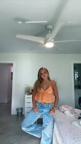 New video out on Emily G!!🧡 #newvideo #sweaterweather #fit 