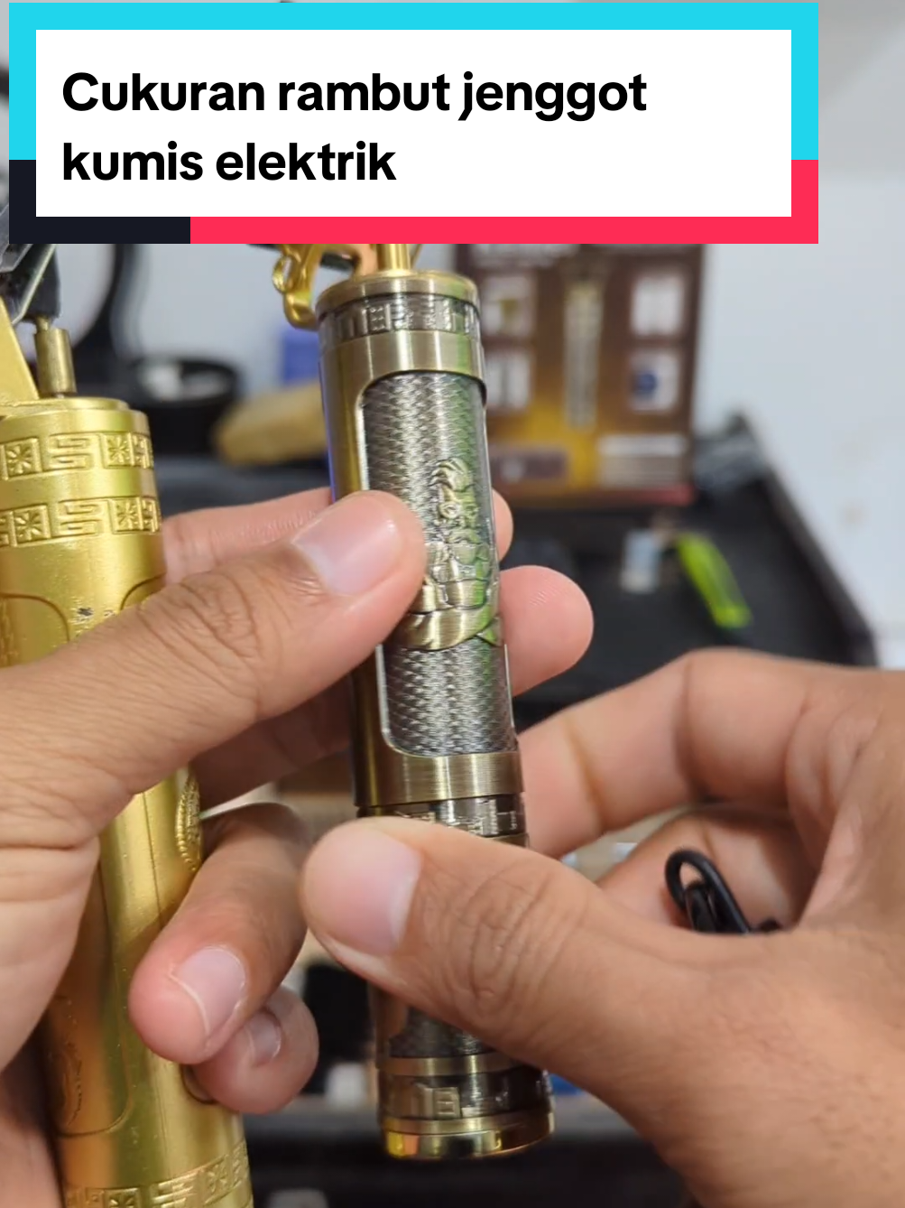 Membalas @anggisaputra431 pilih alat cukur elektrik yang original suaranya lebih halus dan bahan metal jadi lebih awet dan tajam. cukuran rambut jenggot kumis elektrik ini desainnya juga cakep #cukuranelektrik #kemeikmt99 #cukurankumiselektrik #cukuranjenggotelektrik #alatcukurelektrikmurah 