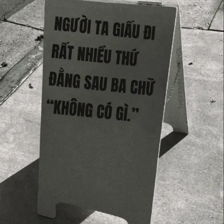 “Muốn bình yên thì phải biết đủ, đủ yên thì giữ, đủ buồn thì buông.'' #tamtrang #tinhyeu #sad 