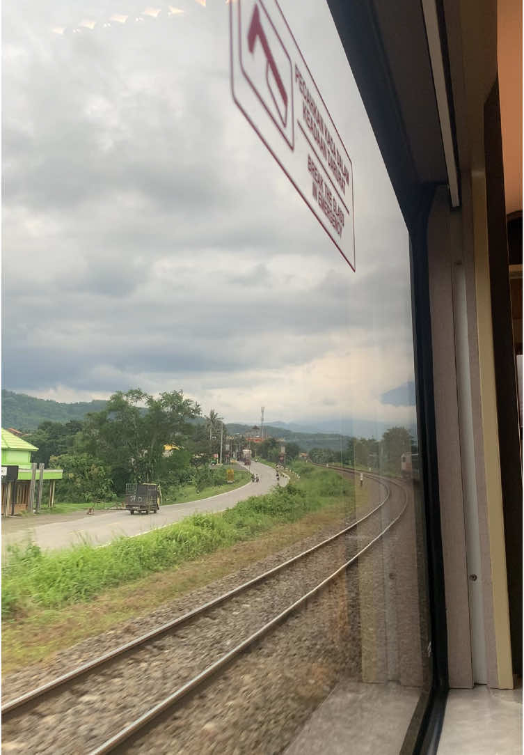 keindahan jalur prupuk #fyp #4u #kai121 #trainenthusiasts #prupukselatan 