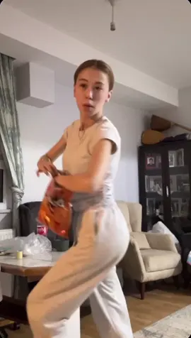 Pov yazın buna nolur hahahsksnsj