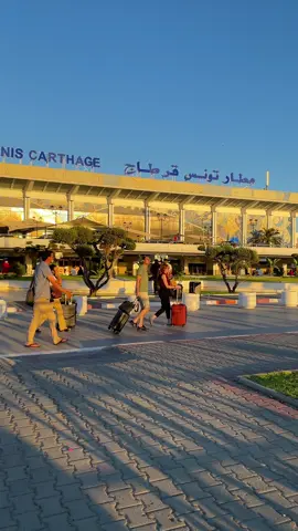 معليش أنا عندي ربي 🙏🏻 يعطيني على حساب قلبي 😔❤️‍🩹  #تصويري📸  #مطار_تونس_قرطاج_الدولي🇹🇳 