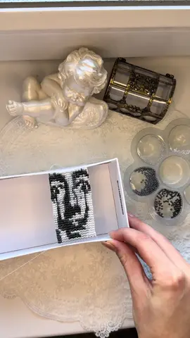 Tiny art: Salvador Dalí in beads🎨🎭 #asmr #_victorianism_ #beads #tutorial #salvadordali 