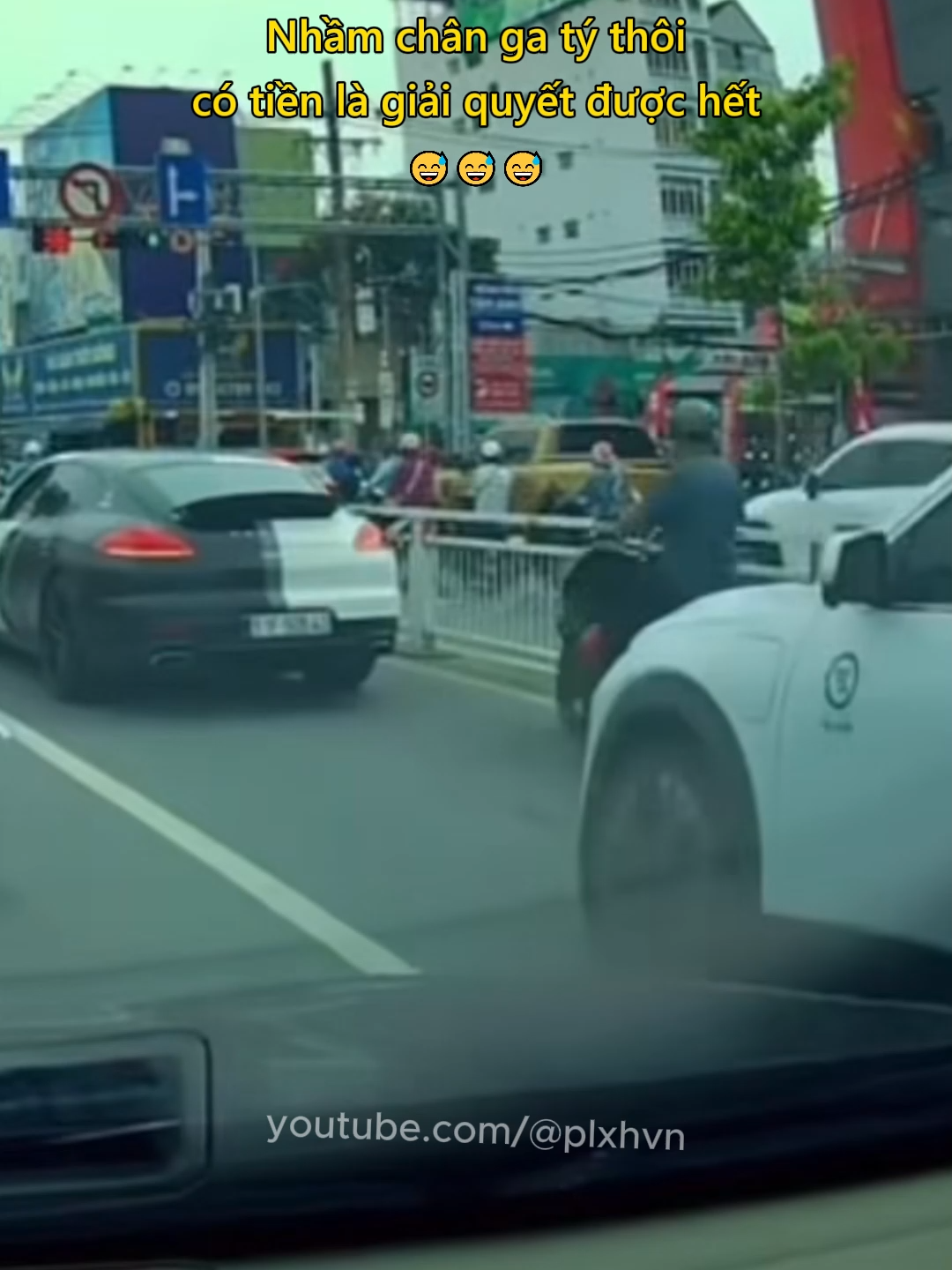 Nhầm chân ga tý thôi có tiền là giải quyết được hết 😅 #giaothong #vachamgiaothong #luatgiaothong #plxhvn #phapluatxahoi