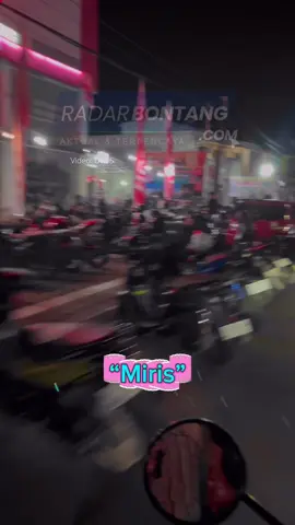 Teguran demi teguran dari petugas pun masih saja tak mempan, bagi sebagian masyarakat di Bontang. Di sepanjang Jalan Ahmad Yani, Gunung Sari, masih saja mereka jadikan sebagai tempat untuk parkir liar, nongkrong, bahkan berjualan di atas badan trotoar, yang dimana sebenarnya trotoar tersebut untuk pejalan kaki.