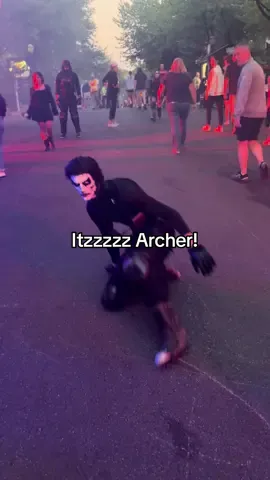 @itzarcher of @Decayed #sliding in to say hi to the #freaks! @Hersheypark #darknights #halloween #sliders 