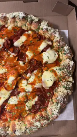 Hot Honey Pepperoni Vodka Pizza w/ a Garlic Knot Crust     🔥🍕💯 #hothoney #pepperoni #vodka #pizza #fyp 