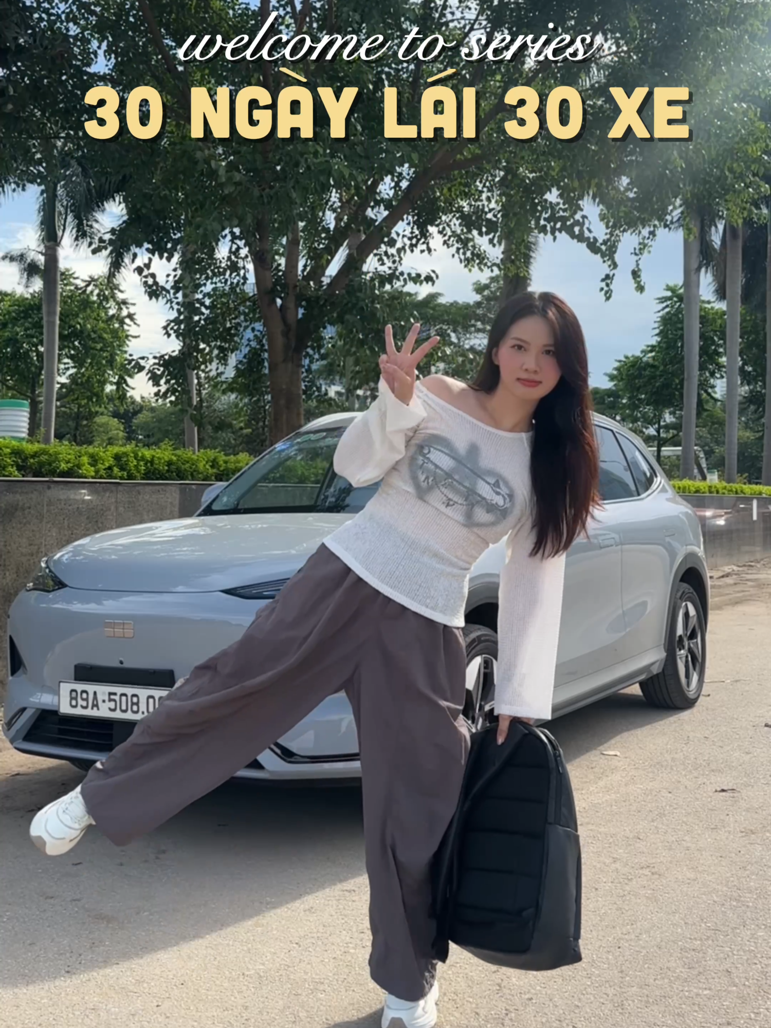 30 ngày lái 30 xe đi làm  -Ngày 1: Geely EX5 (xe điện đầu tiên Geely mang về Việt Nam)  -Mẫu xe này thuộc phân khúc CUV hạng C (cùng phân khúc Vinfast VF7), 1 lần sạc đi được 495km. Sau 2 ngày sử dụng mình thấy xe này có rất nhiều trang bị hiện đại, khá rộng rãi, thiết kế thông minh, cách âm tốt, ga phản hồi nhẹ nhàng không sợ say xe. Điểm trừ nhỏ là hệ thống treo êm quá, nên hơi bồng bềnh 1 xíu. #30ngaylai30xe #quynhnhupie #xecung #reviewxe #xedien #otodien #xedientrungquoc #nulaixe #geely #geelyex5 #trending #foryoupage #oto