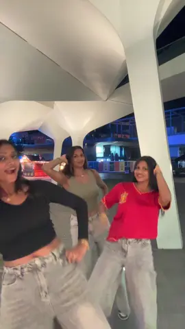 no selfies were taken @sajii🤍 @nametha dc: @liya roy  #tamil #trending #tamiltiktok #dance #fyp 