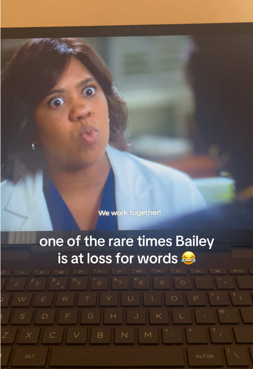mark’s facial expressions are killing me 😂 #greysanatomy #mirandabailey #hospital #throwback #ellenpompeo 