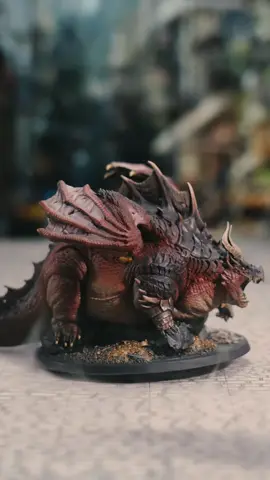 🔥 Behold the Glutton Tyrant! 🔥 What began as a curse to weaken her… only made her stronger. Gordun’lajad, once the Great Scourge of the North, now feasts endlessly, worshiped by the Cult of Gluttony and feared by all who dare whisper her name. 💀 This dragon is not just a miniature: it’s a monument to hunger, destruction, and the twisted will of those who chose to serve rather than fight. Whether you’re already part of Loot or just discovering it now, watching this beast come together is a sight you won’t forget. Available in our Fantasy Bundle 