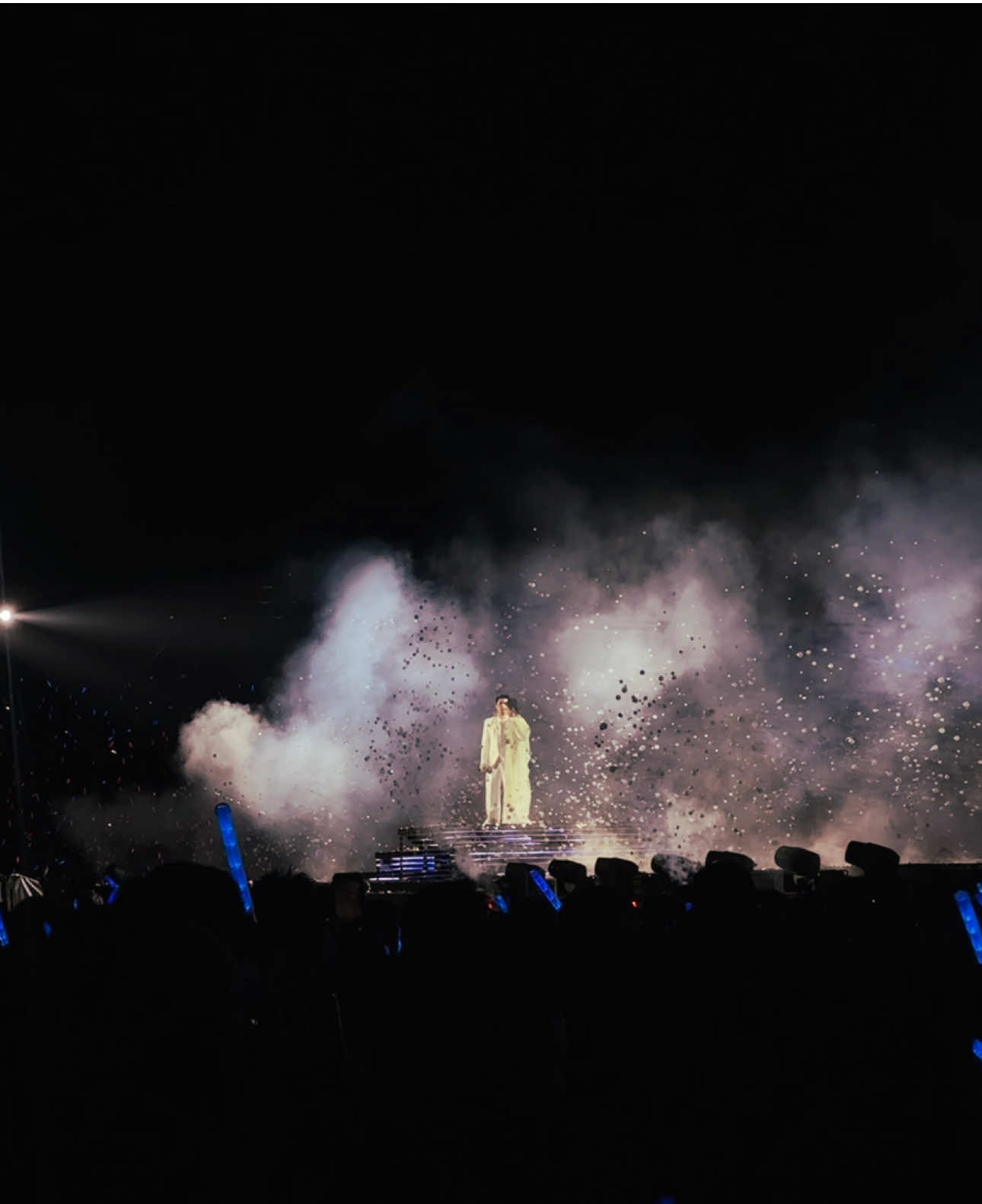 Zát vàng lỗ lai với con mắt 💆🏻‍♀️ đẹp mà hay điêngggg 🌚 #khongdaunuaroidemo #emxinhsayhi 