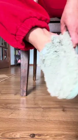Your new go-to slipper just dropped 👟☁️ The HeyDude Wendy Slipper = cloud-soft comfort + effortless style. Perfect for cozy mornings, errands, and everything in between 🤍 #HeyDudeWendy #HeyDudeSlippers #WendySlippers #CozyVibes #TikTokMadeMeBuyIt     