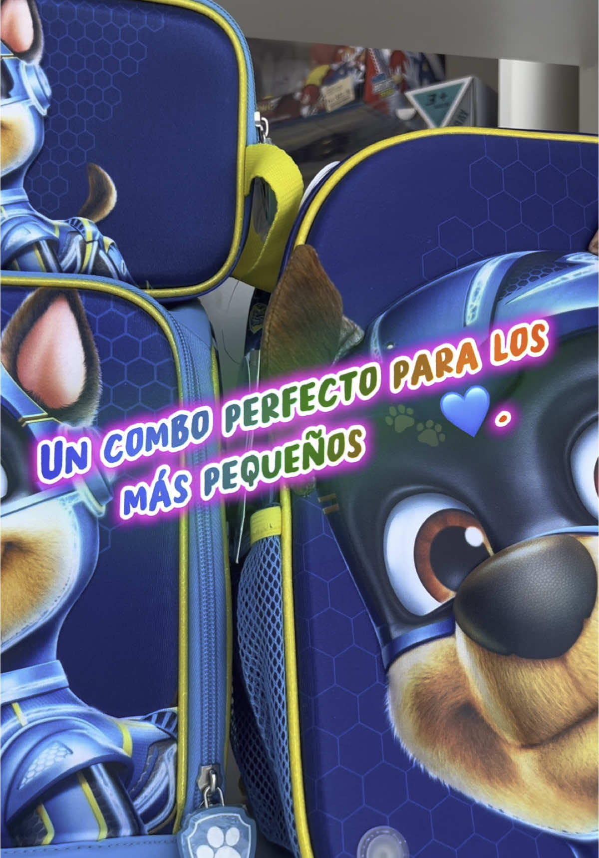🎒✨ Set Mochila 3 Piezas Paw Patrol – Scool Chesse ✨🎒 El combo perfecto para los peques de inicial 🐾💙 Incluye: ✅ Mochila con sonido divertido + membrete oficial 🐶 ✅ Lonchera tipo mochila térmica + membrete 🍎 ✅ Cartuchera de dos cierres + membrete ✏️ ✅ ¡Y de regalo un pin exclusivo de Paw Patrol! 🔥 Ligero, práctico y con detalles originales que encantan. 📦 ¡Las 3 piezas con sus membretes + pin hacen que tu peque vaya feliz a la escuela! #foryoupage #paratii #pawpatrol #scool