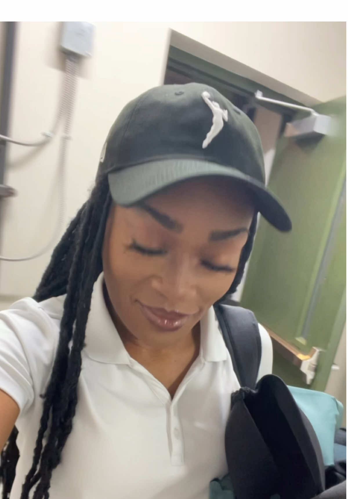 Inside the house makeup blindness is real! 🗣️