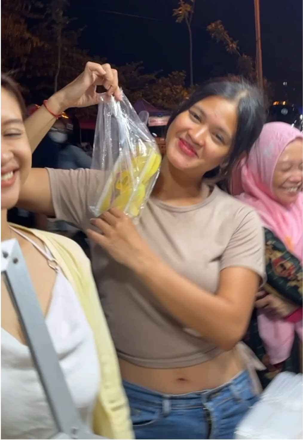 Sekali nyoba bikin nagih lagi 🫣 #rujakbanggilang #rujakmangga #jambukristalfresh #kakilima #pelopor