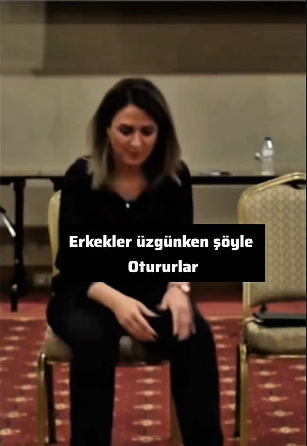 Erkekler üzgünken şöyle oturur ☠️#tiktokviral #tiktoktrending #kesfett #kesvet #fpy #keşfet 