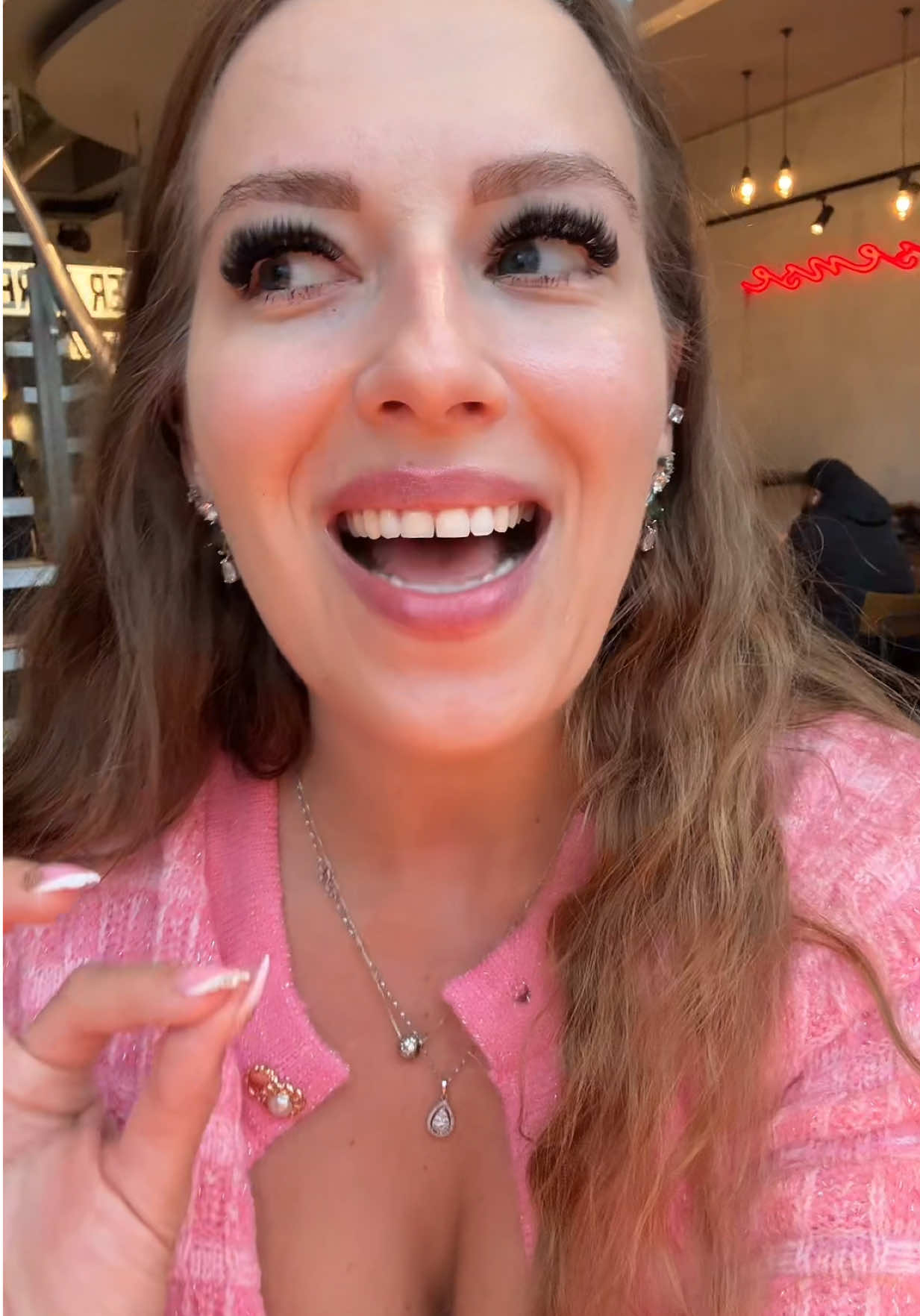 This type of a man owns me and my taco👀