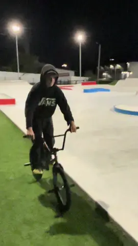 Lockin tricks#bmx #22cru #strangerco #pr1mo #StreetStyle 