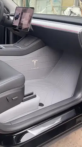 Embed the edge of the foot mat into our car to achieve integration, and you can customize all the effects you want. #FootMat #TeslamodelY #teslacheck #teslamodely #teslafootmats 