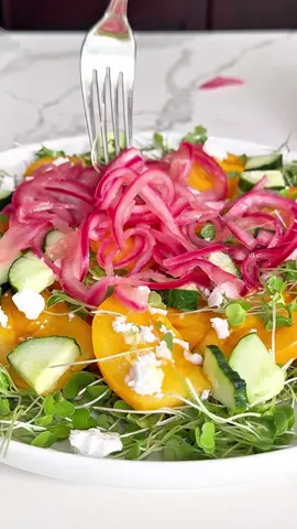 Quick & Crunchy Pickled Onions (No Refined Sugar!) 💖 If you’ve ever wanted to make homemade pickled onions—this is the recipe you’ll fall in love with! Follow @splashofgoodness for more healthy recipes  They’re tangy, slightly sweet, perfectly crunchy, and ready in just 30 minutes. 🙌  My family puts them on everything—tacos 🌮, salads 🥗, grain bowls 🍚, sandwiches 🥪… you name it! Once you try these, you’ll never buy store-bought again. Would you put these on tacos or salads first? 👇 1 medium to large red onion, thinly sliced ½ cup water ⅔ cup raw apple cider vinegar 1 ½ Tbsp maple syrup (or 2 Tbsp if you prefer sweeter pickles) 1 ½ tsp salt ¼ tsp whole peppercorns (optional but highly recommended for flavor) Prepare the Onion Slice your onion as thin as possible for the best crunch. A sharp knife works great, or use a mandoline if you want perfectly even slices. Pack the Jar Place the onion slices into a clean 16 oz (500 ml) mason jar. Pack them tightly all the way to the top. Make the Brine In a small pot, combine the water, apple cider vinegar, maple syrup, salt, and peppercorns. Bring the mixture to a gentle boil, then remove from heat. Pour and Pickle Carefully pour the hot brine over the onions in the jar, making sure all slices are submerged. Let Them Sit Allow the onions to sit at room temperature for 30 minutes. They’ll soften slightly, absorb the flavors, and be ready to enjoy right away! Happy Thursday  Much love  Eva #PickledOnions #QuickPickles #EasyVeganRecipes #HealthyFoodShare #GutHealthy               