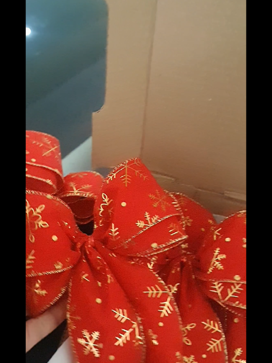 FALA GALERAAA NATALINA  OLHA SÓ QUE LAÇOS MAIS LINDOS PARA DECORAÇÃO DE NATAL🥰  DIZ AÍ VCS JÁ ESTÃO NOS PREPARATIVOS COMO EU ???? #lacos #natal #achadinhos #natal2025 #happycrhistmas 