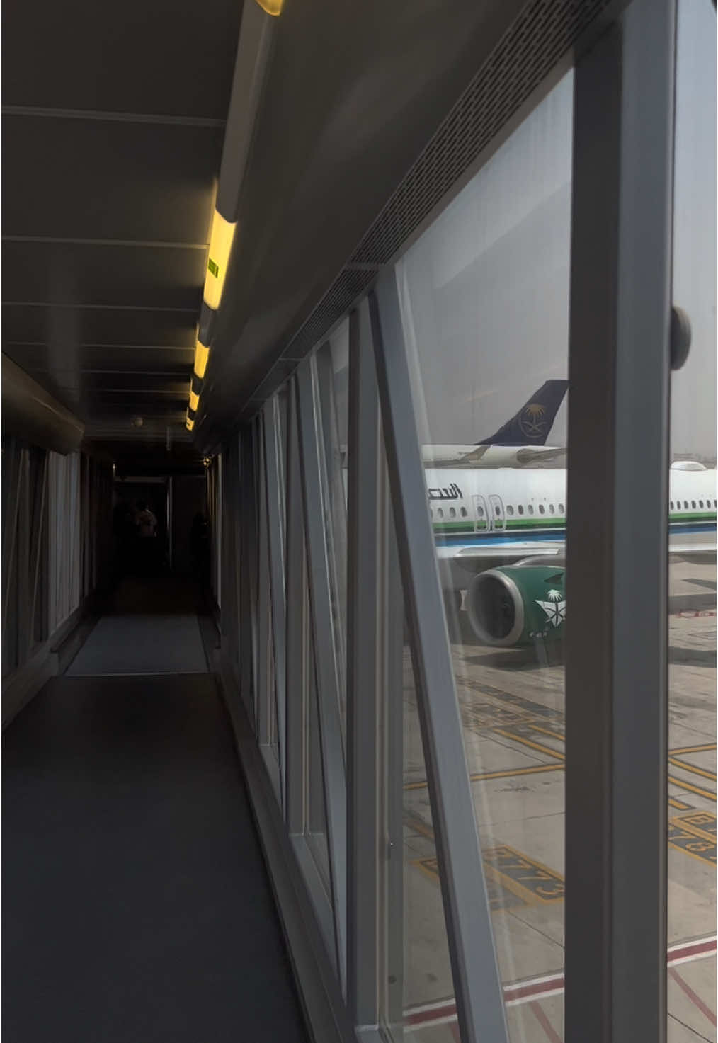 #مطار #ممر_السعادة ..